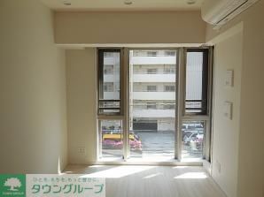 居室・リビング　エントランス