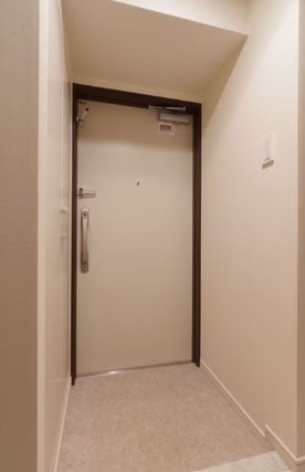 玄関　※別部屋の参考写真です。