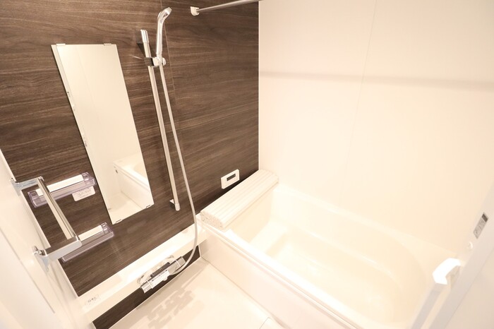 バス・シャワールーム　大きな一坪風呂を搭載です。追い焚き＆浴室乾燥付き☆