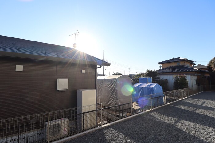 バルコニー　南面バルコニーで日当たり良好です。