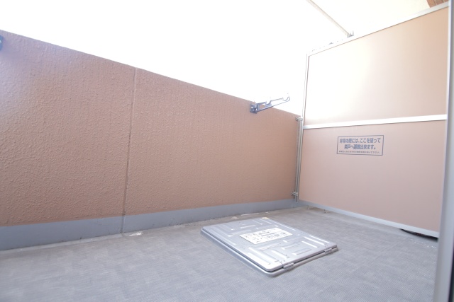 バルコニー　※別室の参考写真の為、現況優先です。