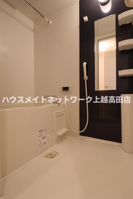 バス・シャワールーム　浴室（参考同型207号室室内写真）
