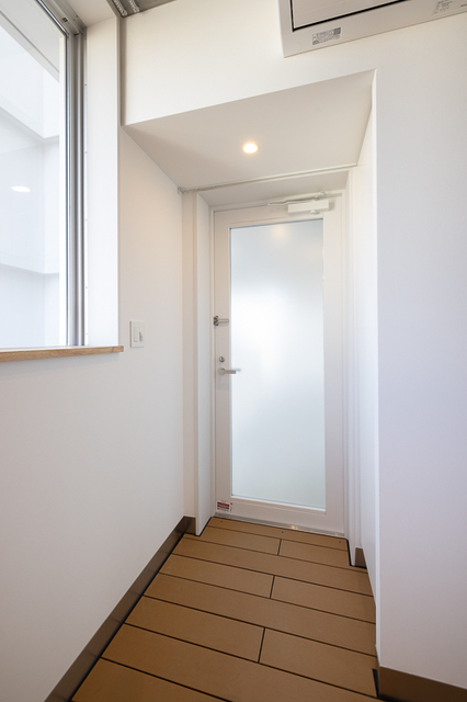 玄関　※写真は同タイプ住戸です。