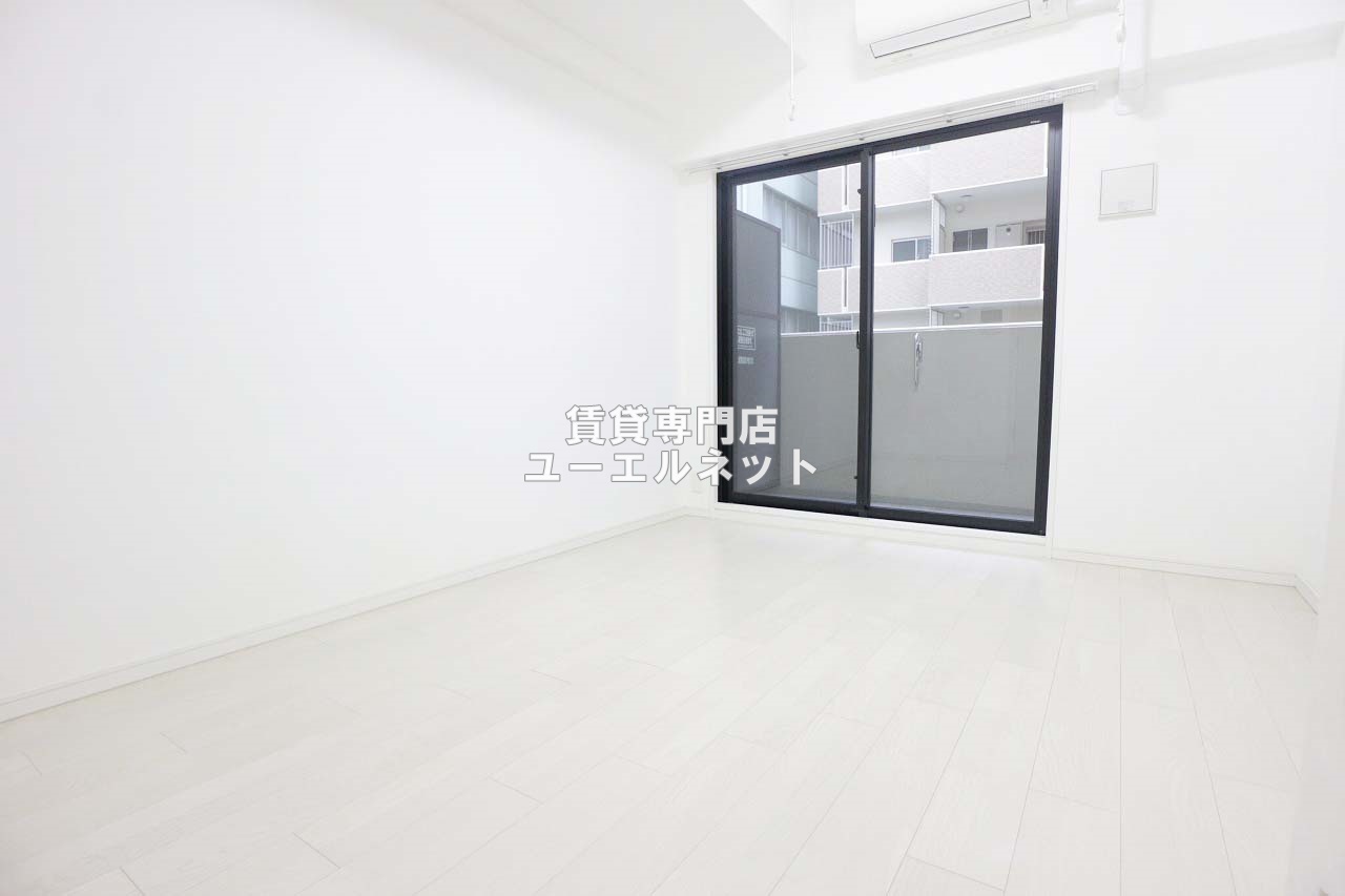 居室・リビング　ゆったりとくつろげる、落ち着きのある居室空間です