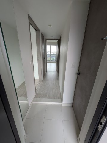 玄関　同間取り別部屋の参考写真です。