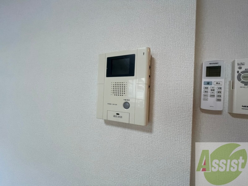セキュリティ　モニター付インターホンです。来客者の顔が見えるので安心！