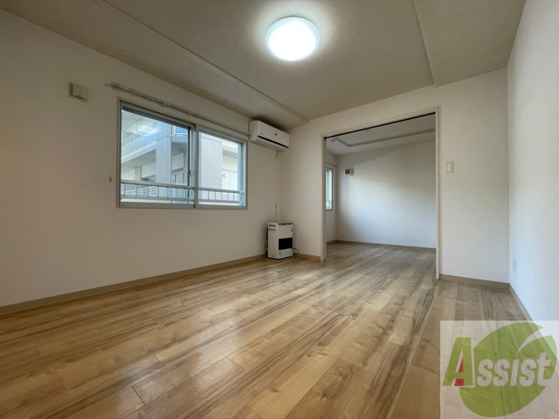 居室・リビング　広くてキレイなお部屋が広がっていて、充実した生活が送れそう。