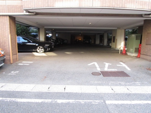 駐車場　駐車場（要空き確認）