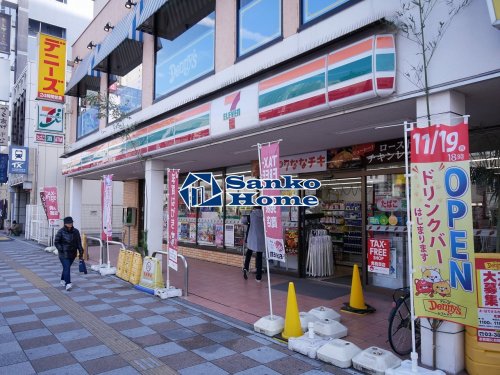 コンビニ　セブンイレブン（コンビニ）まで407m