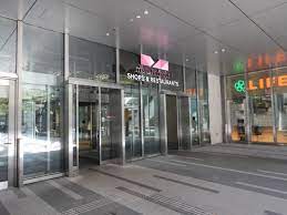 ショッピングセンター　ムスブ田町SHOPS＆RESTAURANTS（ショッピングセンター）まで400m