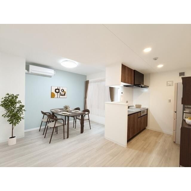 居室・リビング　写真は同タイプ住居です。