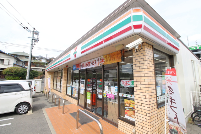 コンビニ　セブンイレブン福岡若宮１丁目店（コンビニ）まで230m