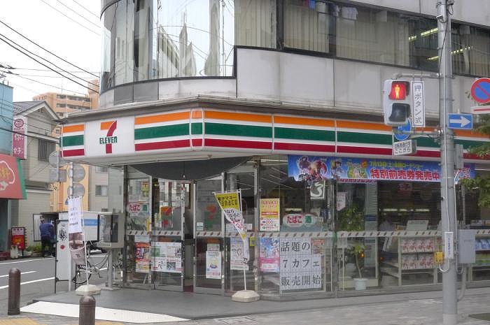 コンビニ　セブンイレブン京急蒲田駅前店（コンビニ）まで195m