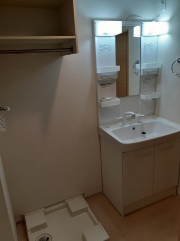 洗面設備　使いやすい洗面所です