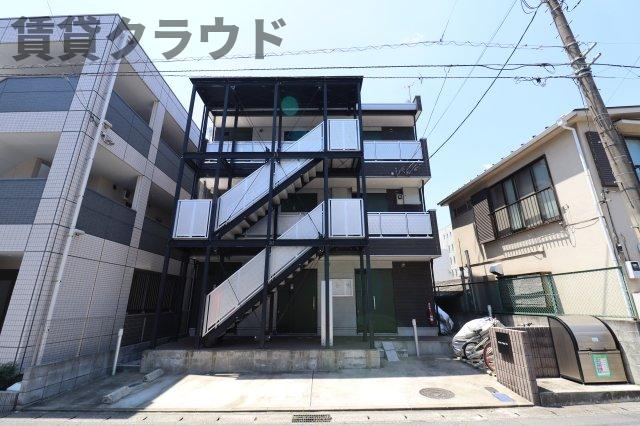 建物外観　なんと言っても駅が近い！徒歩圏内に駅があるのは◎ポイント！