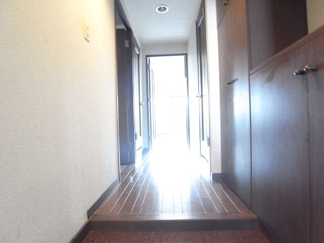 玄関　玄関（別号室写真）