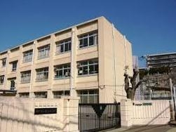 中学校　神戸市立舞子中学校（中学校）まで727m