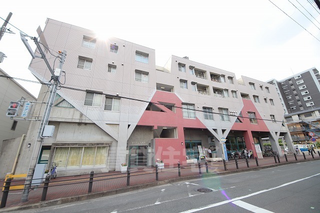 その他　中鴻池行政サービスセンター（その他）まで648m