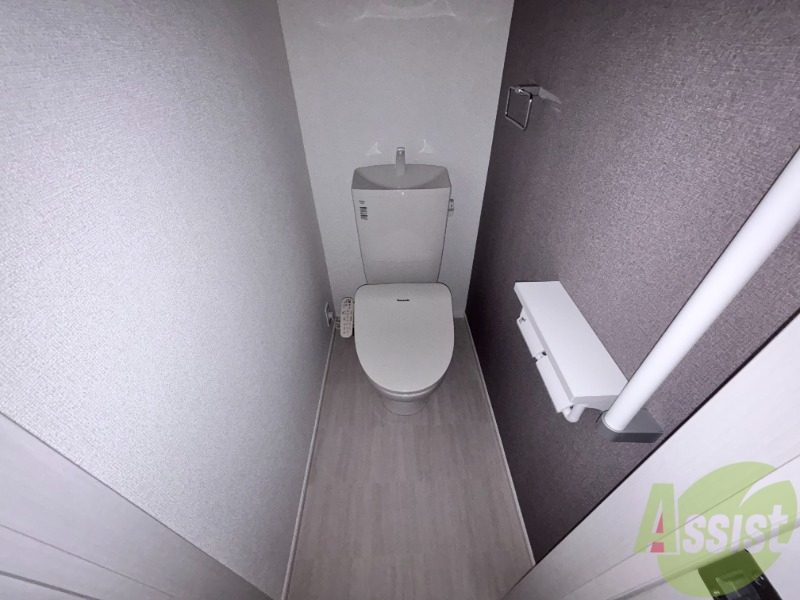 トイレ　トイレは温水洗浄便座付きで嬉しいですね。