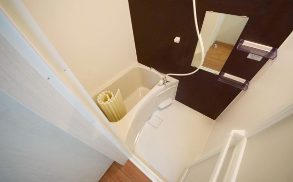 バス・シャワールーム　※同建物別部屋参考写真