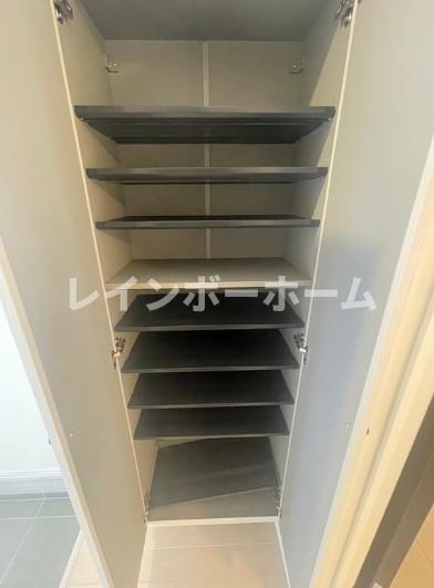 玄関　※建築中のため同施工参考写真となります。
