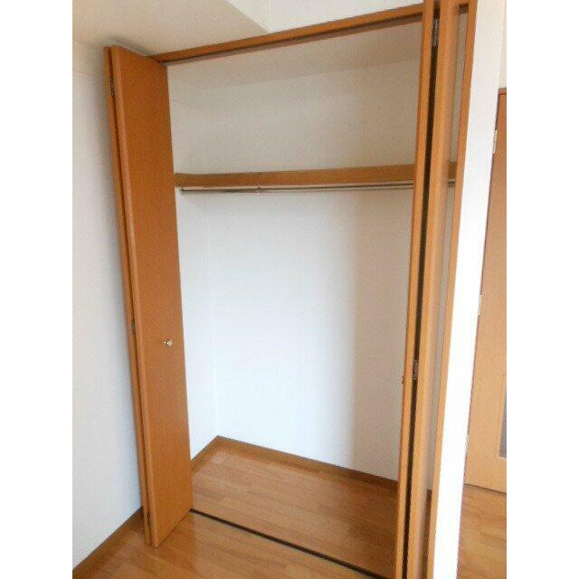 収納　パイプ付クローゼット