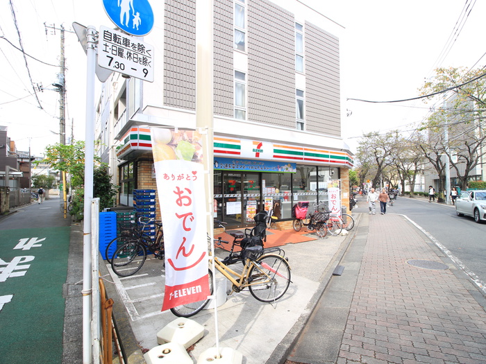 コンビニ　セブンイレブン（コンビニ）まで50m