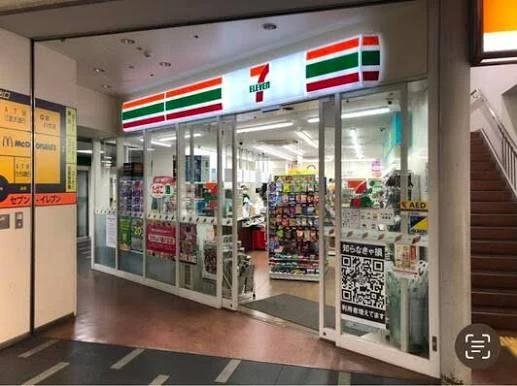 コンビニ　セブンイレブン 南海堺駅南口店（コンビニ）まで124m