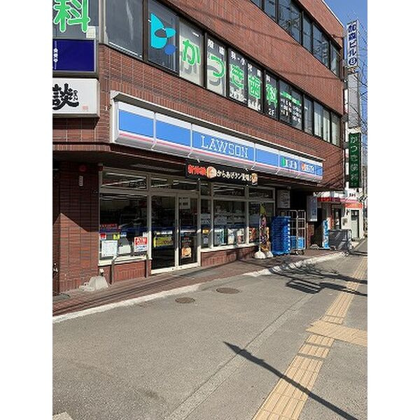 コンビニ　ローソン二十四軒1条店（コンビニ）まで202m