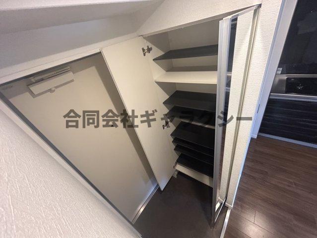 玄関　シューズボックスで玄関もスッキリ