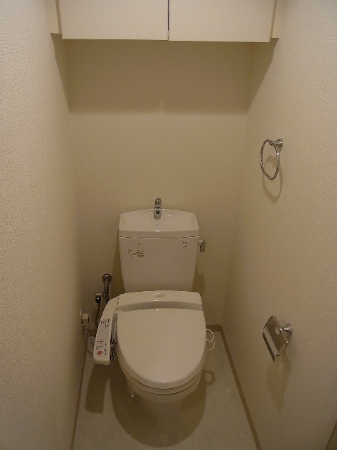 トイレ　※他の部屋の写真です
