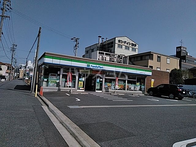 コンビニ　ファミリーマート名北平手町一丁目店（コンビニ）まで482m