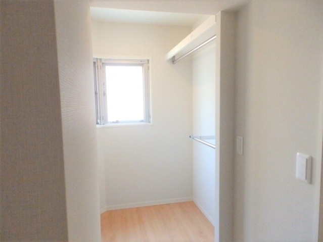 収納　写真は別のお部屋です。※現況を優先します