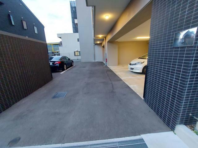 駐車場　駐車場