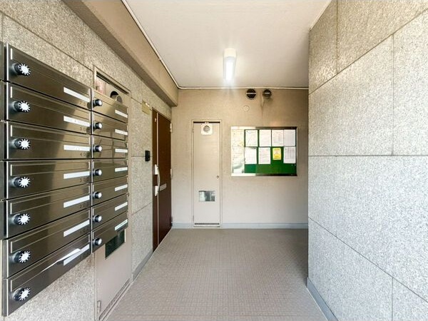 ロビー　建物の内部です