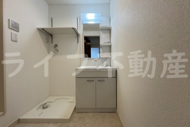 洗面設備　独立洗面化粧台付き