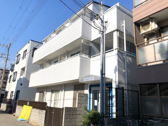 建物外観　居住者専用のごみ置き場があります♪