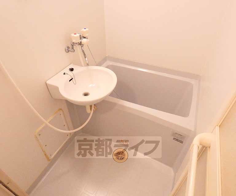レオパレスアジェル岩倉南の風呂写真