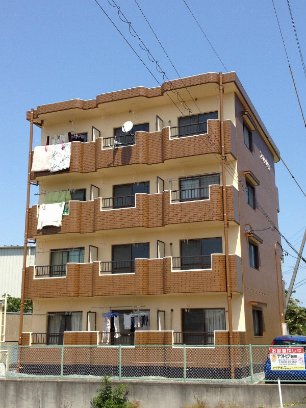 フォレスト岩井の外観写真