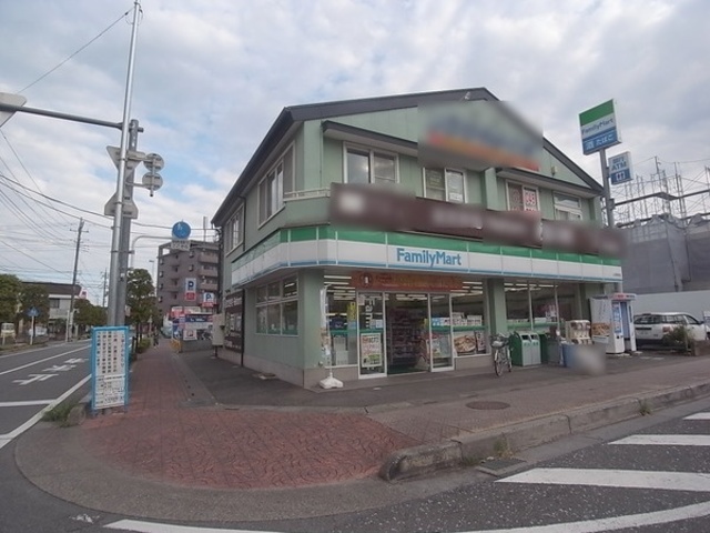コンビニ　ファミリーマート土呂駅前店（コンビニ）まで542m