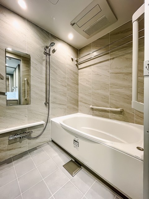 バス・シャワールーム　※写真は同タイプ住戸です。