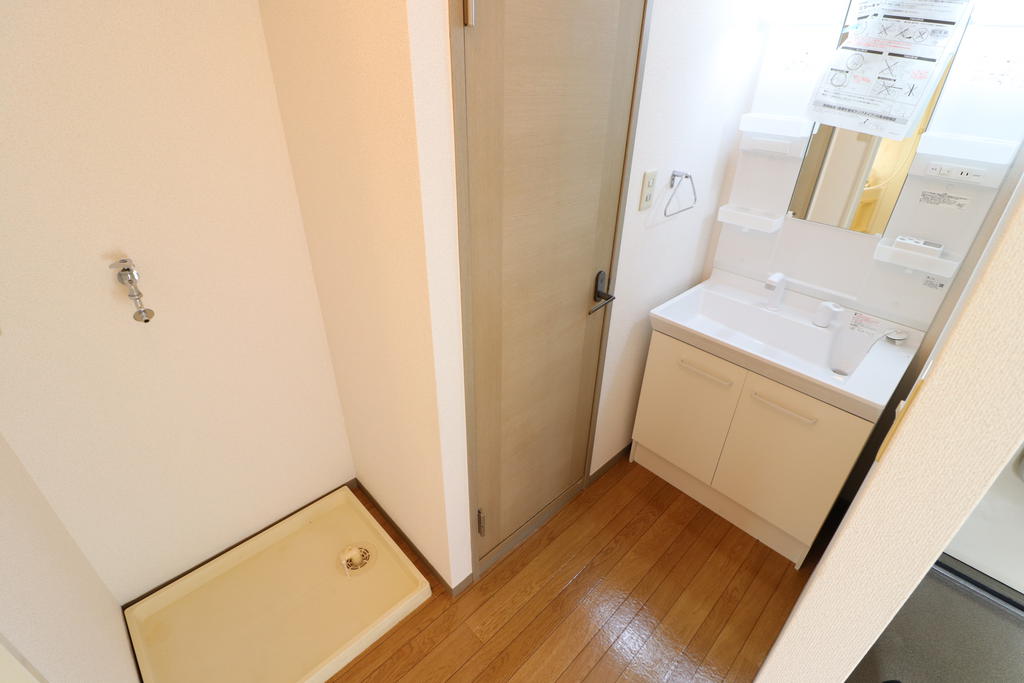 洗面設備　独立タイプの洗面台完備☆