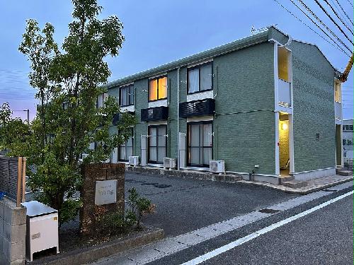 【レオパレスＷｉｎｇの建物外観】