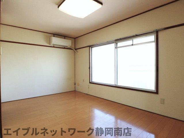 トイレ　落ち着いたトイレです