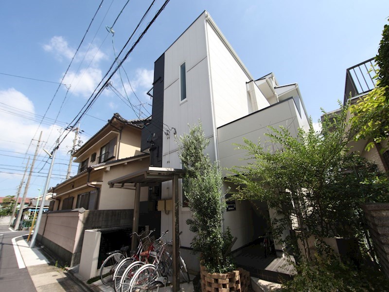 名古屋市中村区下中村町のアパートの建物外観
