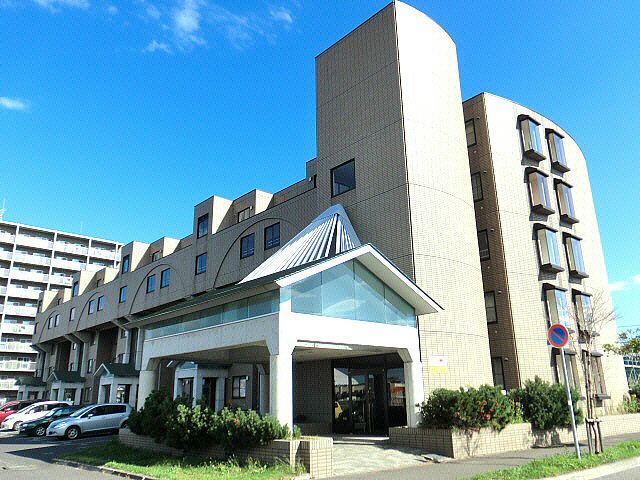 札幌市東区北四十条東のマンションの建物外観