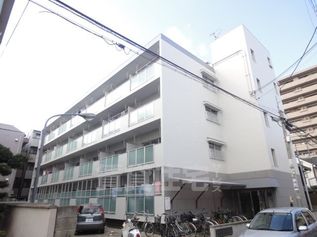 大阪市住吉区万代東のマンションの建物外観
