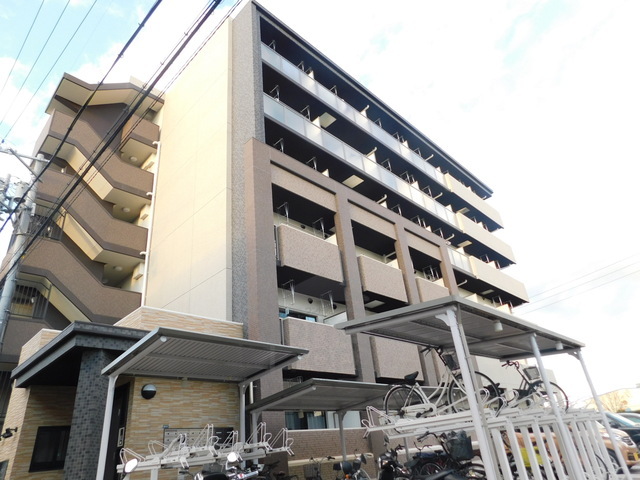 茨木市横江のマンションの建物外観