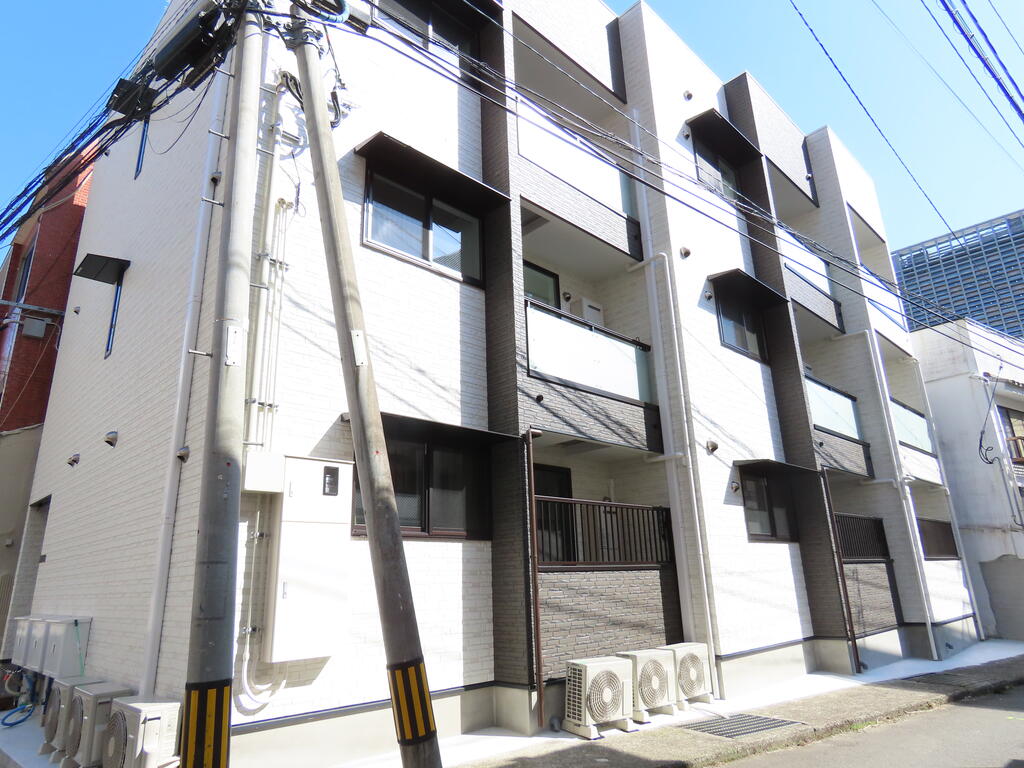 長崎市今博多町のアパートの建物外観