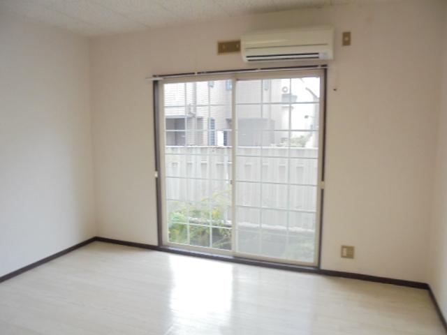 居室・リビング　友達と鍋パーティーでもしよ。もしかして夏場もですか。